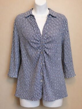 Kim & Cami Size Medium Blue V-Neck Button Down 3/4 Sleeve Shirt